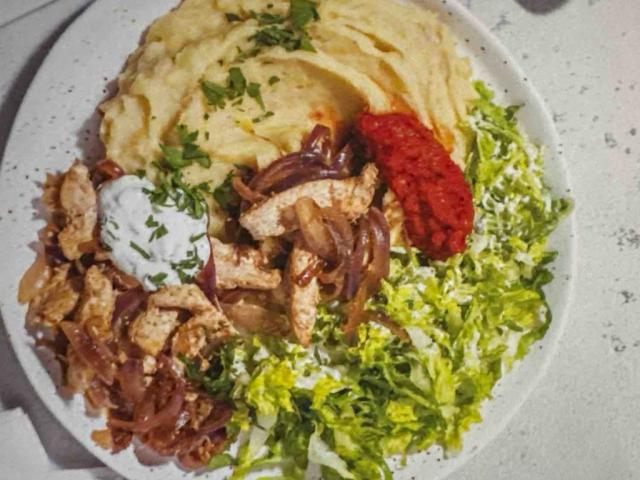 Hähnchenshawarma auf weißem Bohnenstampf von McGreen | Hochgeladen von: McGreen