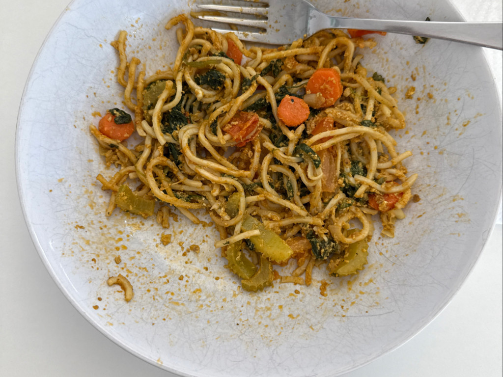 Thai, Curry-Nudel-Topf von lgiura | Hochgeladen von: lgiura Thai, Curry-Nudel-Topf von lgiura | Hochgeladen von: lgiura