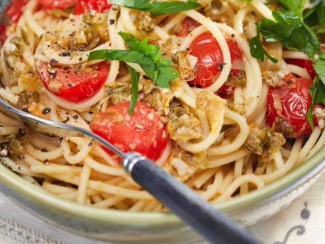 Spaghetti mit Tomaten-Kapern-Öl, 1 Portion (145,3 eingeben) von  | Hochgeladen von: johannesbradt921