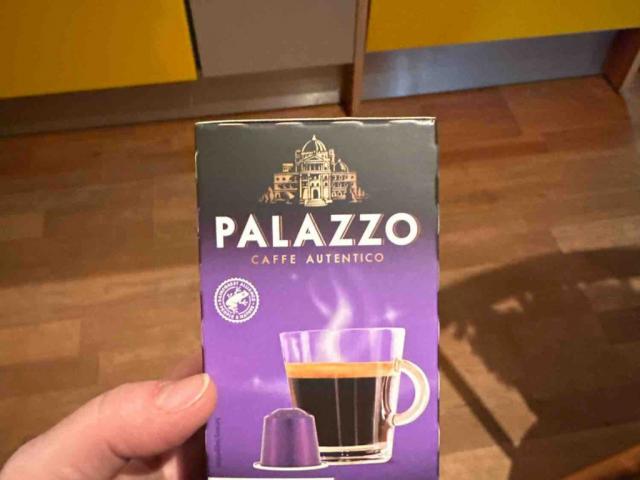 Palazzo Caffe Autentico, Lungo Action von aarde12771 | Hochgeladen von: aarde12771