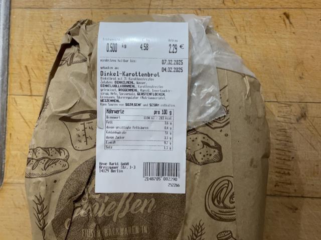 Dinkel-Karottenbrot Rewe, 9,2 g fat per 100 G by yth | Uploaded by: yth