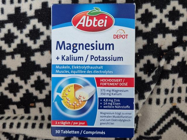 Hochgeladen von: Geny1862 Hochgeladen von: Geny1862