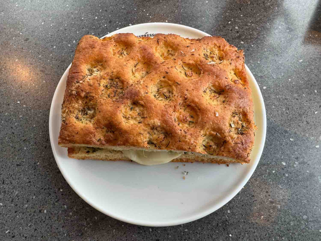 Focaccia Hähnchen, Mozzarella & Pesto von renenielsen | Hochgeladen von: renenielsen