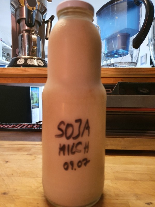 SOJA MILCH, 100g Sojabohnen + 2,0l Wasser von Howy | Hochgeladen von: Howy