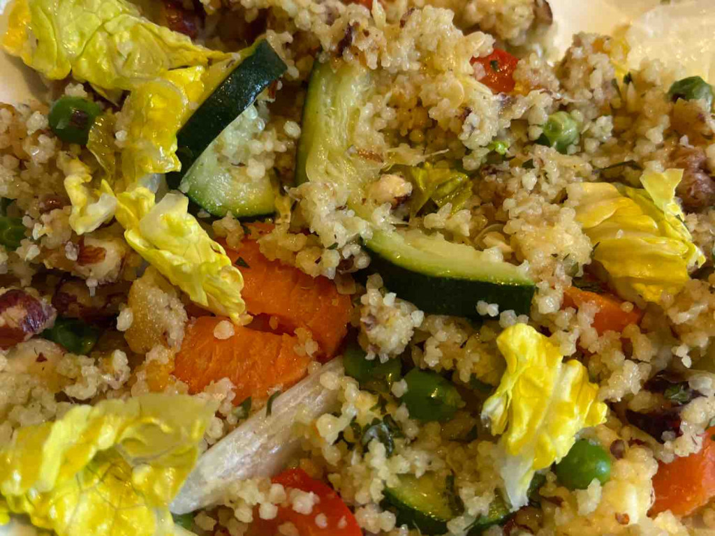 Couscous mit Haselnüssen & Feta zu Gemüsemix von auroranukle | Hochgeladen von: auroranuklearis