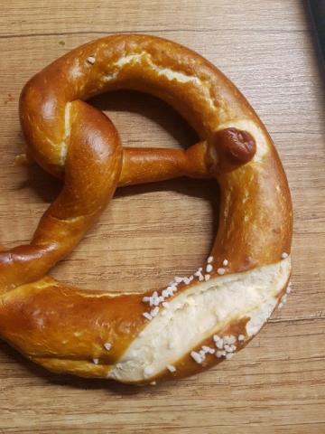 Laugenbrezel , Pappert  von ameliakamil | Hochgeladen von: ameliakamil