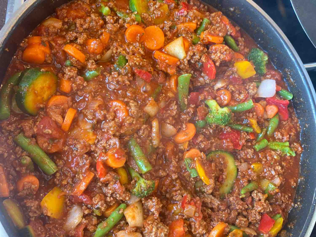 Hackfleisch-Gemüse-Pfanne, mit Tomatensoße von maax91 | Hochgeladen von: maax91