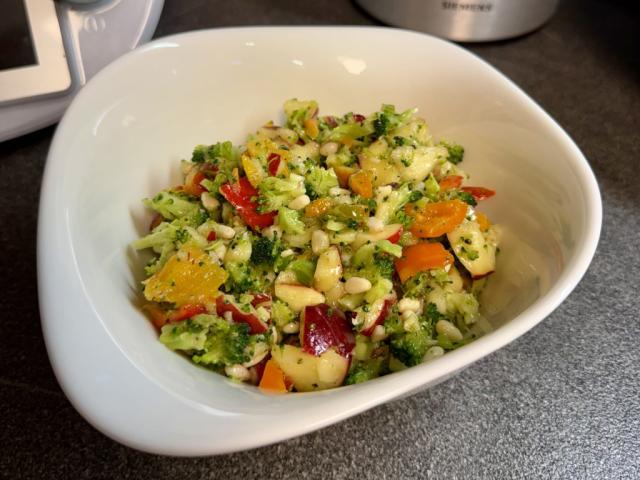 Hochgeladen von: Maicaone