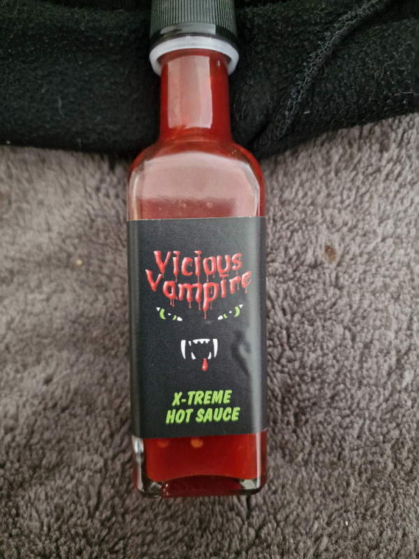 vicious vampire, hot sauce von skysurvergirl | Hochgeladen von: skysurvergirl