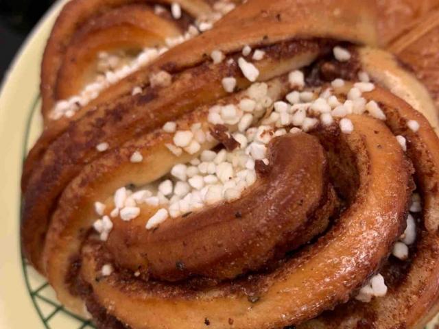 Kanelbulle by Lunacqua | Uploaded by: Lunacqua