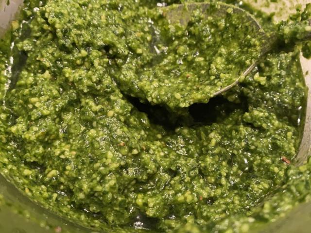Bärlauchpesto mit Cashew, Parmesan, Raps- und Sonnenblumenöl Bio | Hochgeladen von: coridenkt Bärlauchpesto mit Cashew, Parmesan, Raps- und Sonnenblumenöl Bio | Hochgeladen von: coridenkt