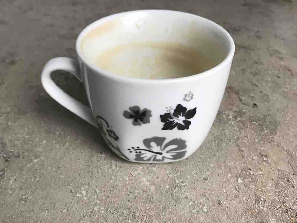Tasse Kaffee mit 30 ml fettarmer Milch + 1/3 Teelöffel von Thorp | Hochgeladen von: Thorpeto82