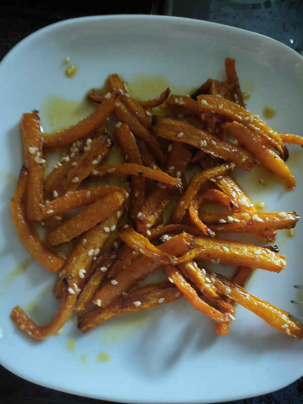 Sesam-Karotten-Knuspersticks von Salzchips | Hochgeladen von: Salzchips