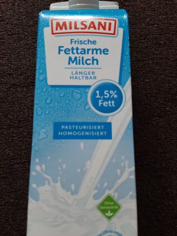 Milsani Frische Fettarme Milch 1 5 Fett Langer Haltbar Kalorien Milch Milcherzeugnisse Fddb