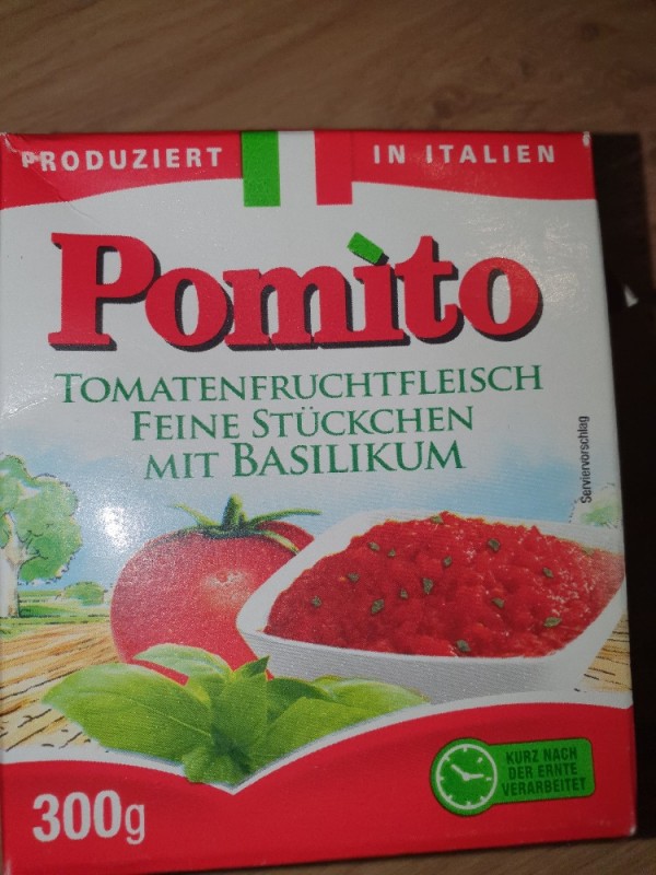Tomatenfruchtfleisch feine Stückchen mit Basilikum von pascu | Hochgeladen von: pascu