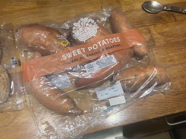 Hochgeladen von: Ashleigh90 Hochgeladen von: Ashleigh90