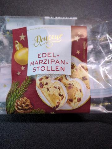 Edel-Marzipan-Stollen von Toasty_77 | Hochgeladen von: Toasty_77