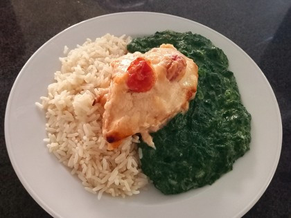 Gratinierte Hähnchenbrust mit Tomaten und Gouda auf Blattspinat, | Hochgeladen von: i bims Gratinierte Hähnchenbrust mit Tomaten und Gouda auf Blattspinat, | Hochgeladen von: i bims