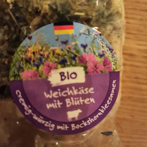 BIO Weichkäse mit Blüten von Tanns | Hochgeladen von: Tanns