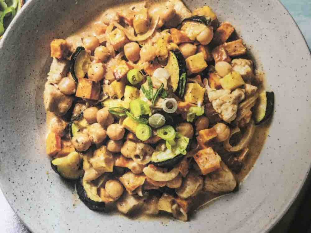 Tikka-Masala-Curry mit Hähnchenbrust, Kichererbsen und Süßkartof | Hochgeladen von: FabianLambo