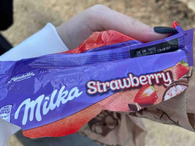Milka  strawberry by stoppimoppi | Uploaded by: stoppimoppi