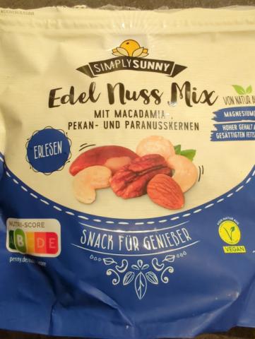 Edel Nuss Mix, mit Macadamia- Pekan- u. Paranusskernen von scarl | Hochgeladen von: scarlettomanu