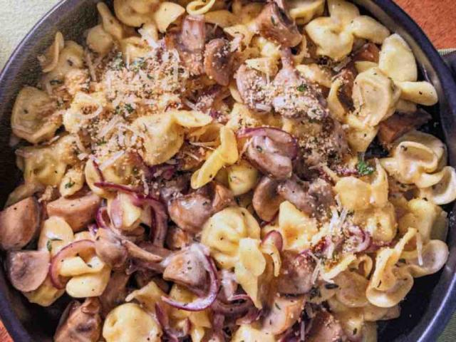 Ravioli  Pastataschen mit Pilzfüllung, in cremiger Champignonsoß | Hochgeladen von: 1981Geli